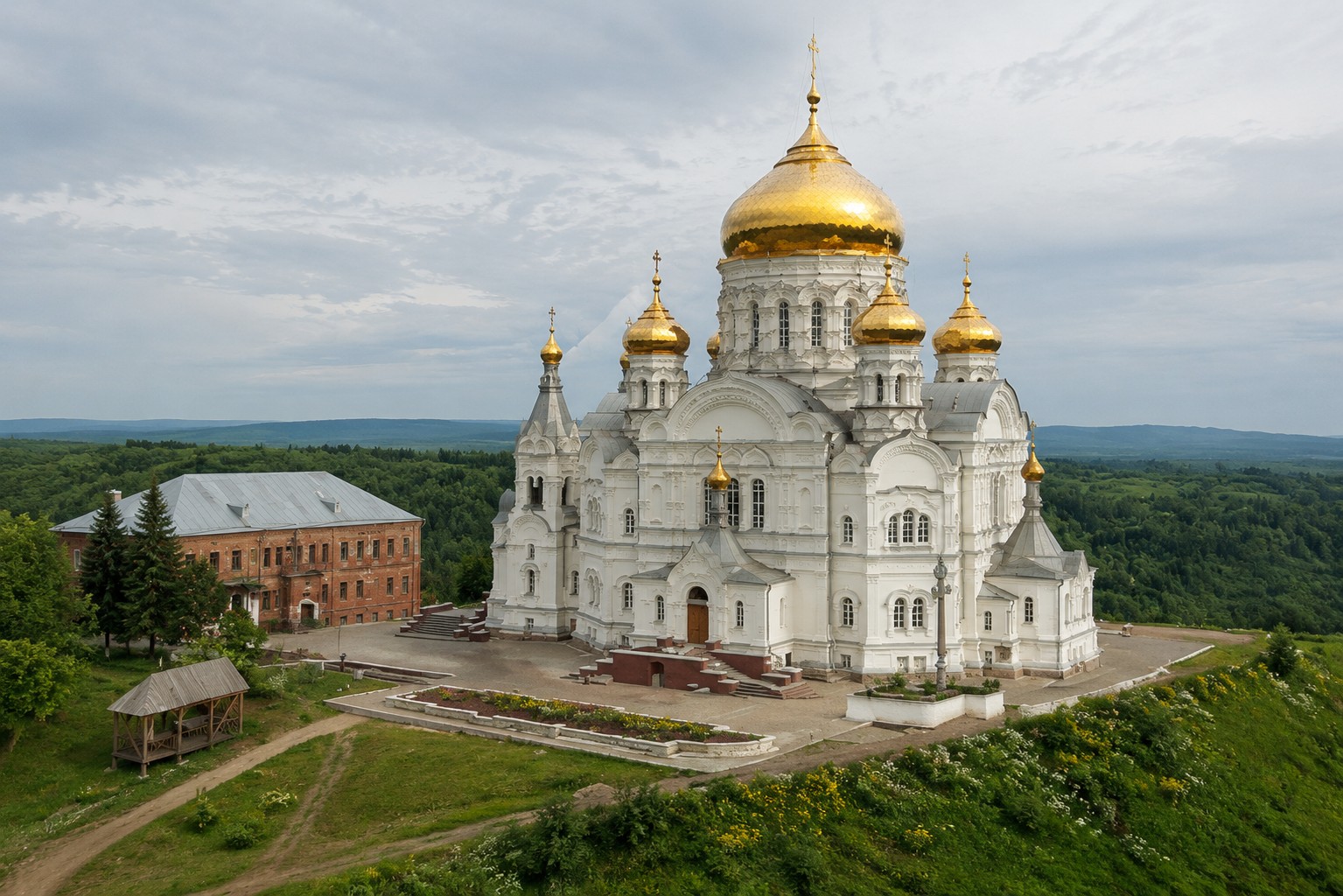 Белогорский Свято-Николаевский миссионерский мужской монастырь