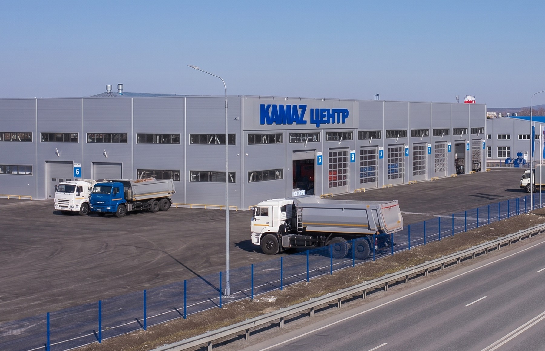 Автоцентр Камаз на федеральной трассе Пермь-Екатеринбург