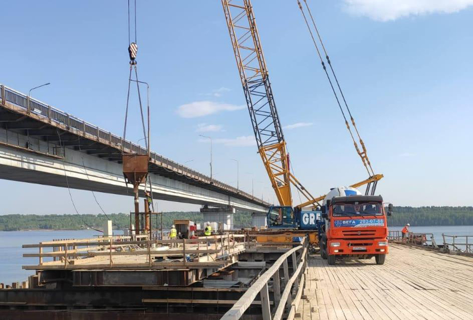 Заливка бетона на строительстве Чусовского моста в Перми